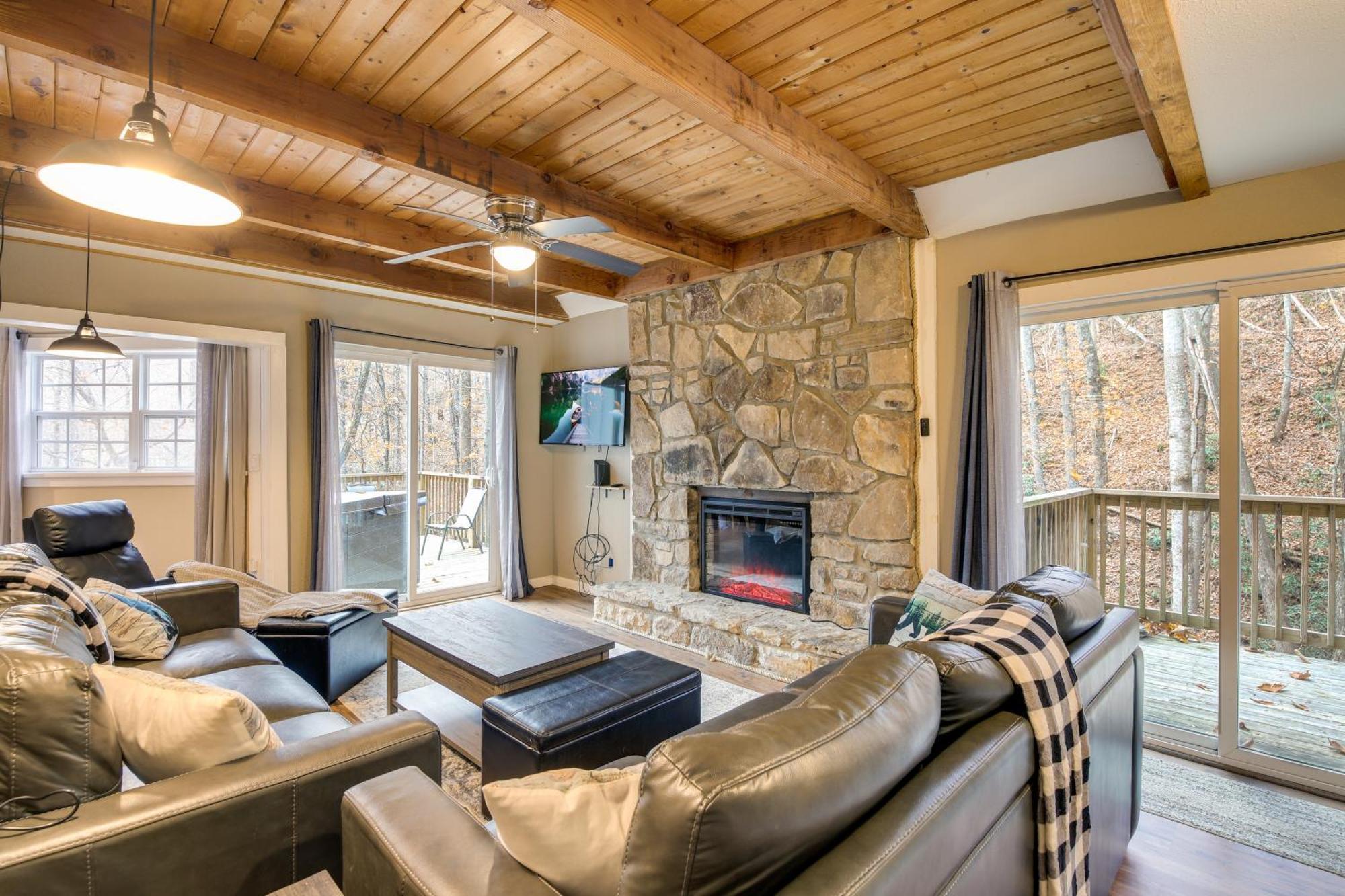 Updated Cobbly Nob Resort Home With Hot Tub! Gatlinburg Exteriér fotografie